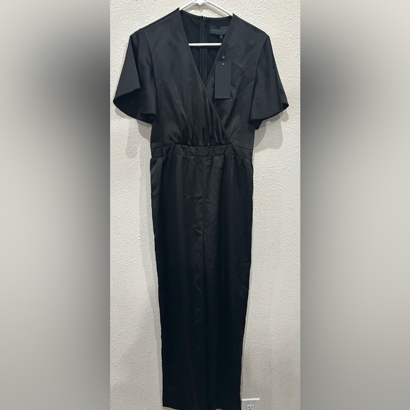 Kendall + Kyleigh black elegant jumpsuit size M NWT missing belt - Picture 1 of 4